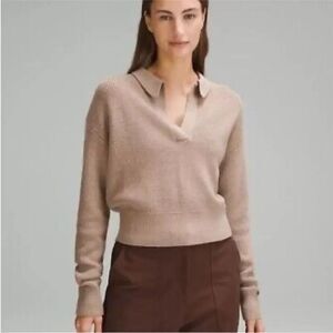 Caara Chic V-Neck Sweater in Soft Beige, S